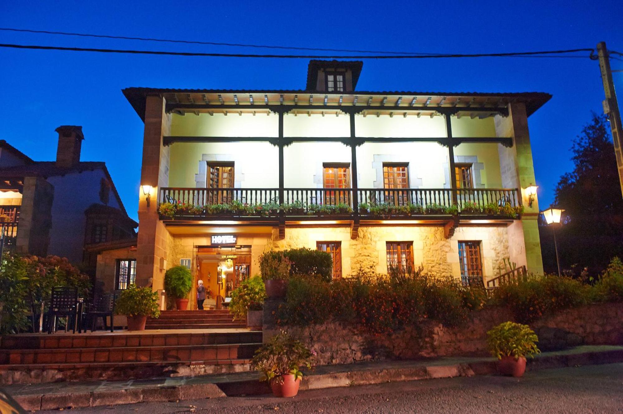 Hotel Los Angeles Santillana del Mar Exterior foto
